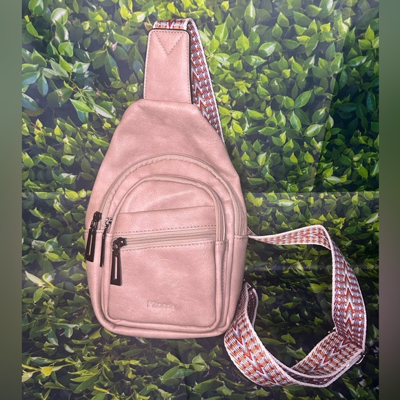 Stylish Cream Crossbody Bag with Patterned Strap - Picture 1 of 5